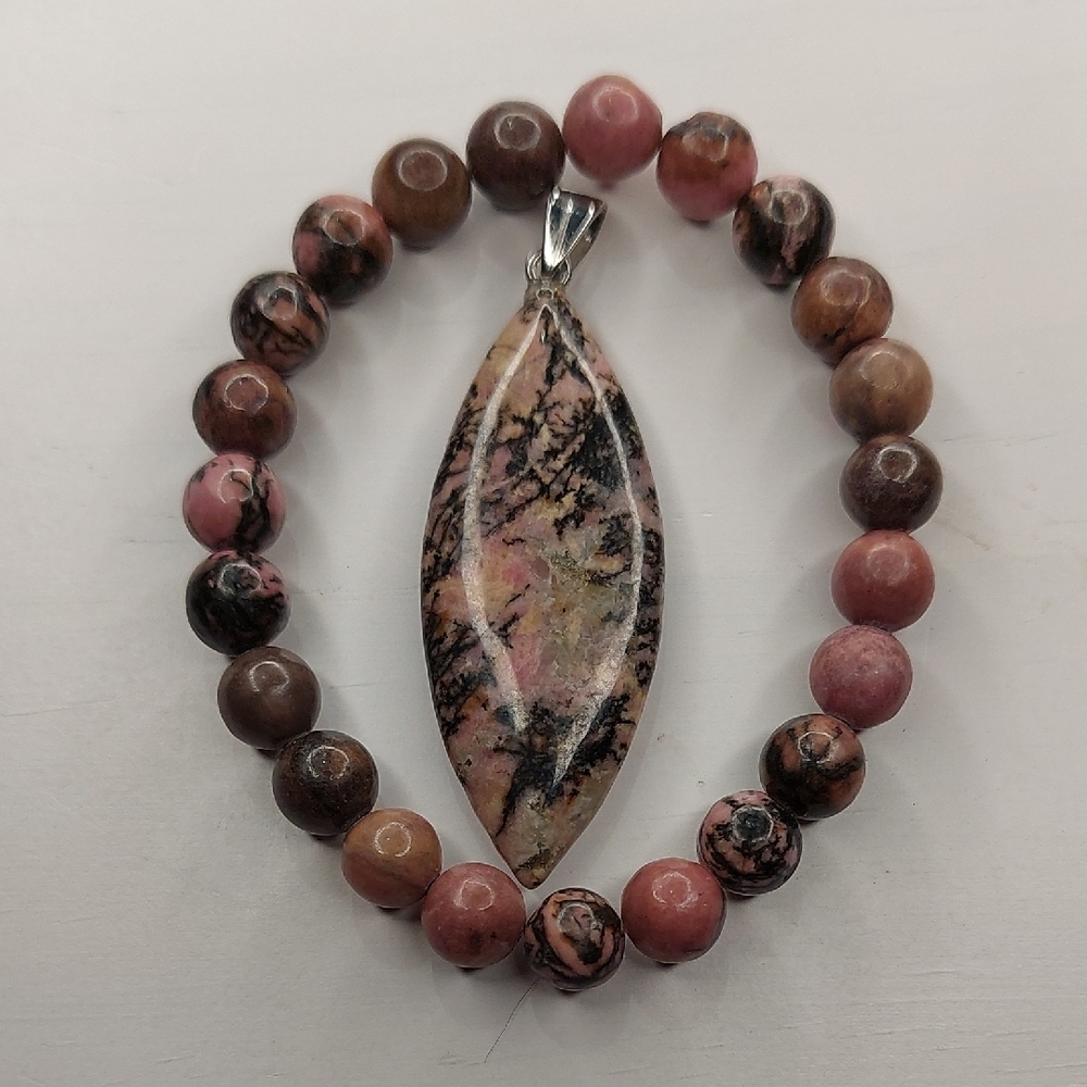 Pink and Brown Beaded Pendant Necklace